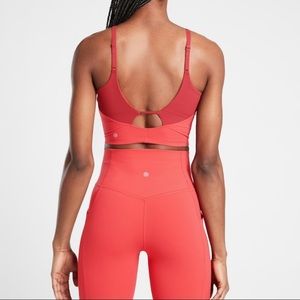 intention crop D-DD sports bra in intention red
